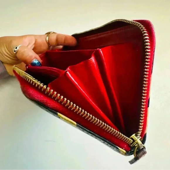 Dooney & Bourke Vintage Zebra Juliette Print Florentine Vachetta Leather Wallet - Picture 6 of 8